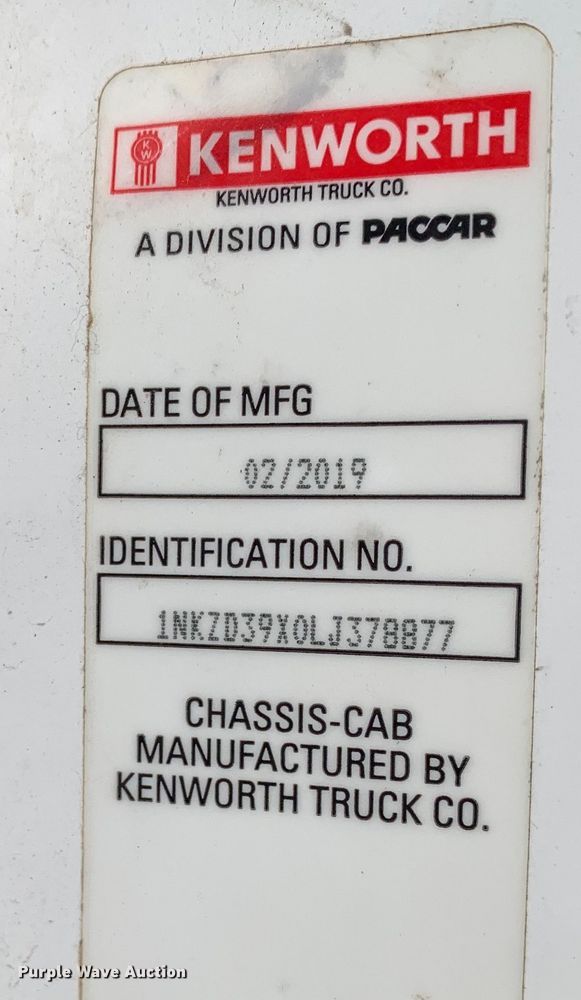 image for item EJ2888 2020 Kenworth  T880 semi truck