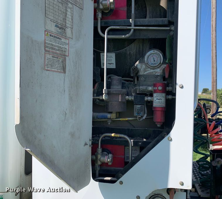 image for item EJ2889 2020 Kenworth  T880 semi truck