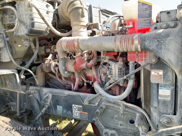 image for item EJ2889 2020 Kenworth  T880 semi truck