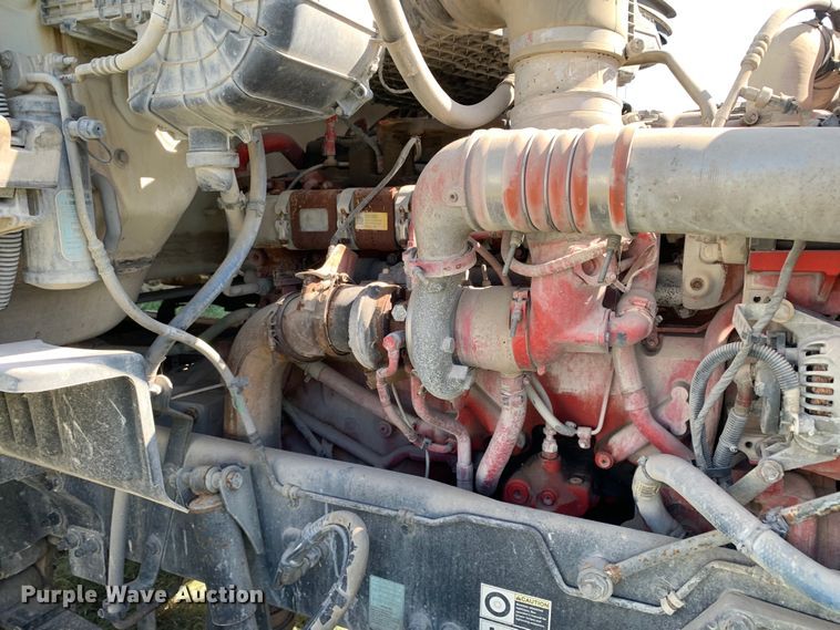 image for item EJ2889 2020 Kenworth  T880 semi truck