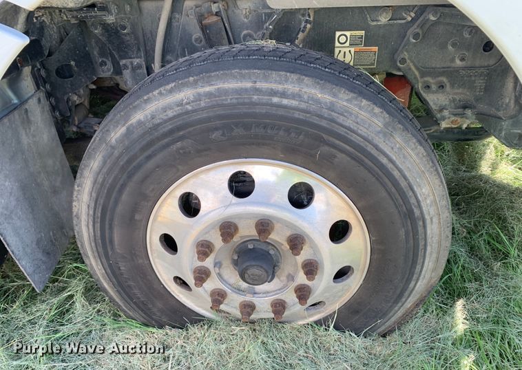 image for item EJ2889 2020 Kenworth  T880 semi truck