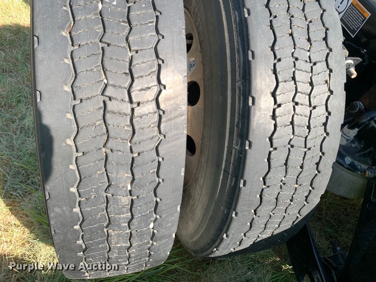 image for item EJ2889 2020 Kenworth  T880 semi truck