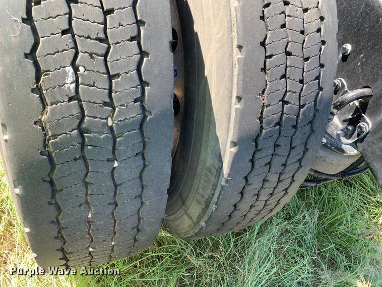 image for item EJ2889 2020 Kenworth  T880 semi truck