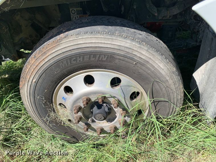 image for item EJ2889 2020 Kenworth  T880 semi truck