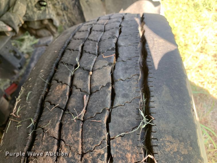 image for item EJ2889 2020 Kenworth  T880 semi truck