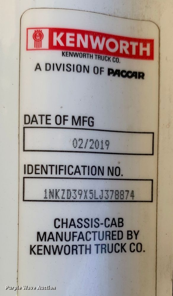 image for item EJ2889 2020 Kenworth  T880 semi truck