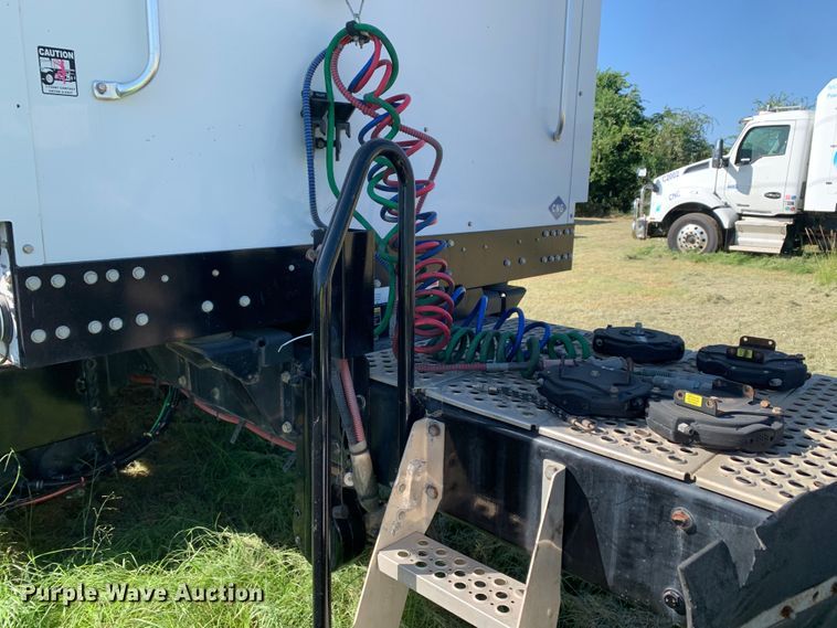 image for item EJ2890 2020 Kenworth  T880 semi truck