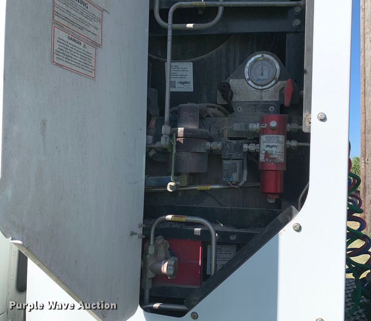 image for item EJ2890 2020 Kenworth  T880 semi truck