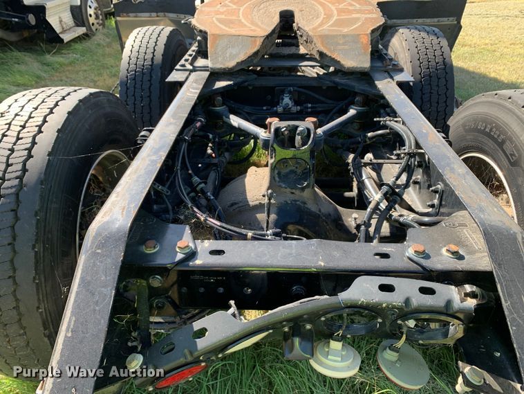 image for item EJ2890 2020 Kenworth  T880 semi truck