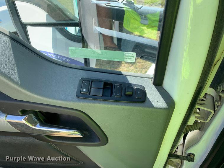 image for item EJ2890 2020 Kenworth  T880 semi truck