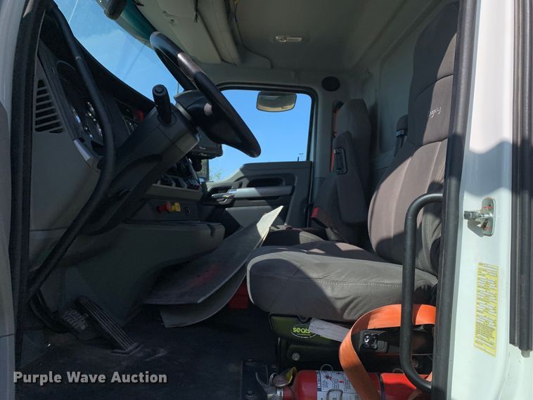 image for item EJ2890 2020 Kenworth  T880 semi truck