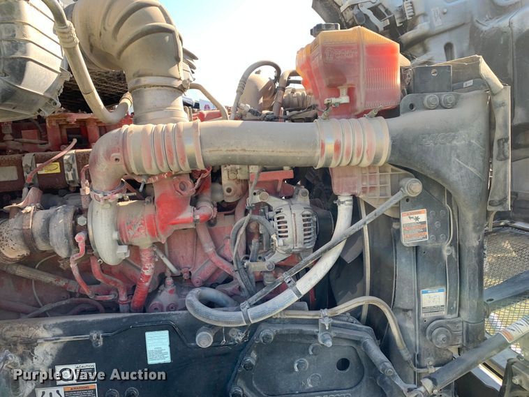 image for item EJ2890 2020 Kenworth  T880 semi truck