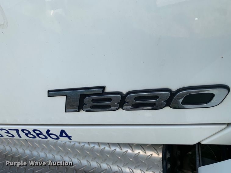 image for item EJ2891 2020 Kenworth  T880 semi truck