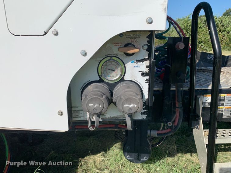 image for item EJ2891 2020 Kenworth  T880 semi truck