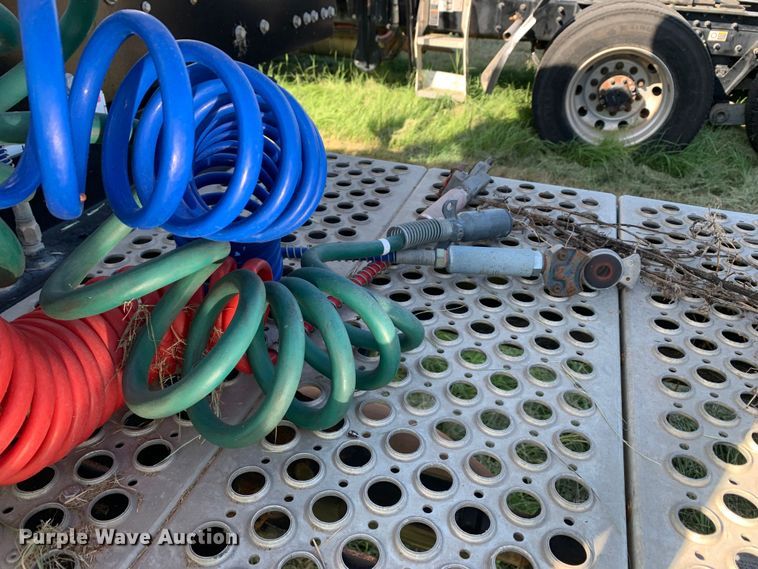 image for item EJ2891 2020 Kenworth  T880 semi truck