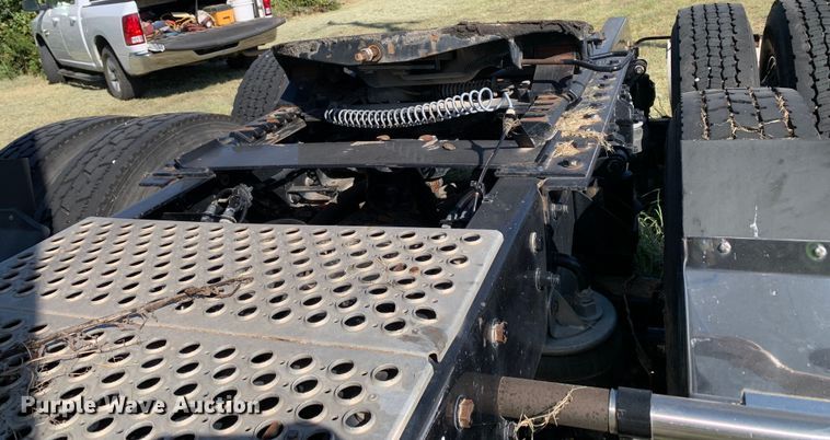 image for item EJ2891 2020 Kenworth  T880 semi truck