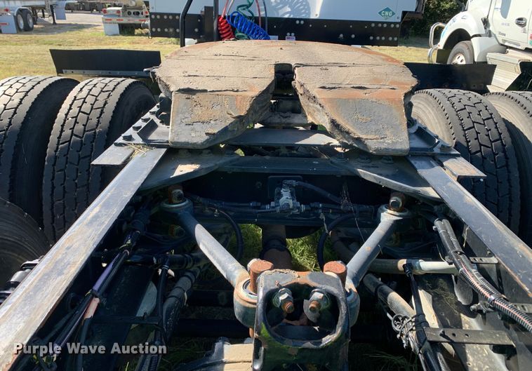 image for item EJ2891 2020 Kenworth  T880 semi truck