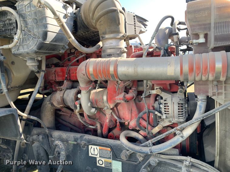 image for item EJ2891 2020 Kenworth  T880 semi truck