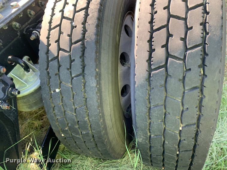 image for item EJ2891 2020 Kenworth  T880 semi truck