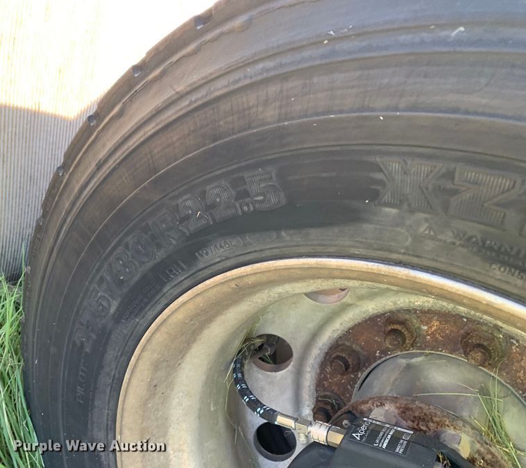 image for item EJ2891 2020 Kenworth  T880 semi truck