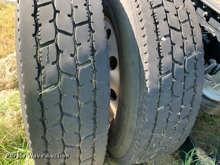 image for item EJ2891 2020 Kenworth  T880 semi truck