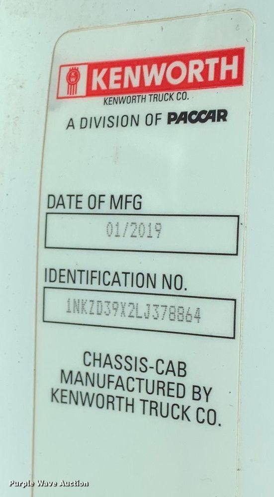 image for item EJ2891 2020 Kenworth  T880 semi truck