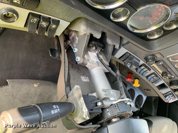 image for item EJ2892 2020 Kenworth T880 semi truck