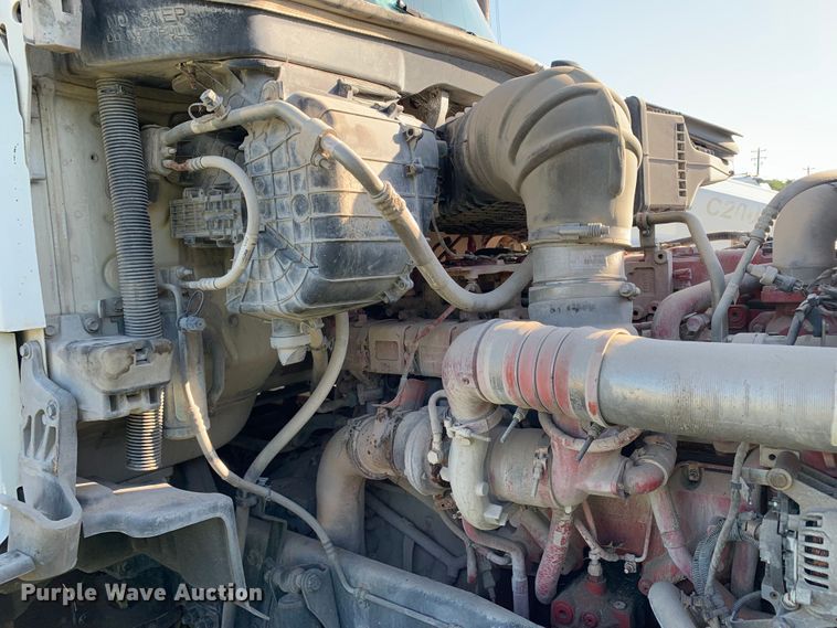 image for item EJ2892 2020 Kenworth T880 semi truck