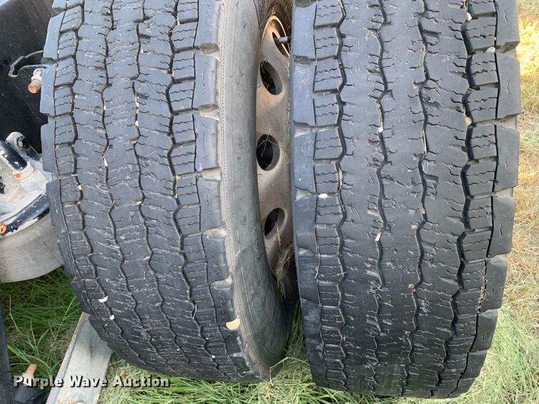 image for item EJ2892 2020 Kenworth T880 semi truck