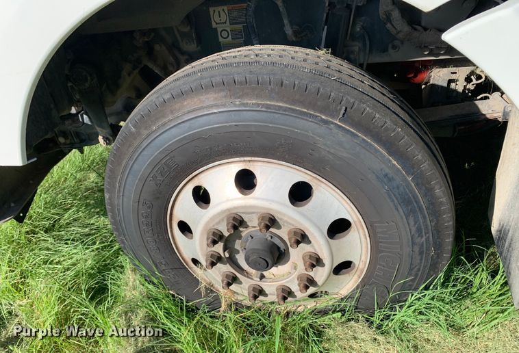 image for item EJ2892 2020 Kenworth T880 semi truck