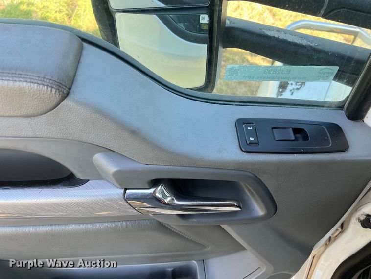 image for item EJ2893 2016 Kenworth  T880 semi truck