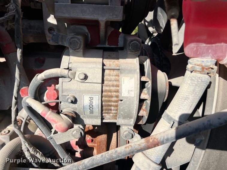 image for item EJ2893 2016 Kenworth  T880 semi truck