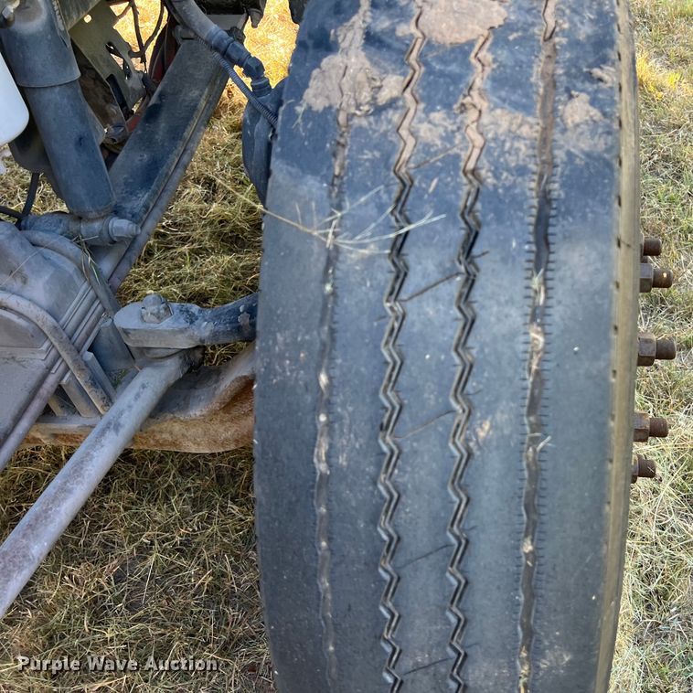 image for item EJ2893 2016 Kenworth  T880 semi truck