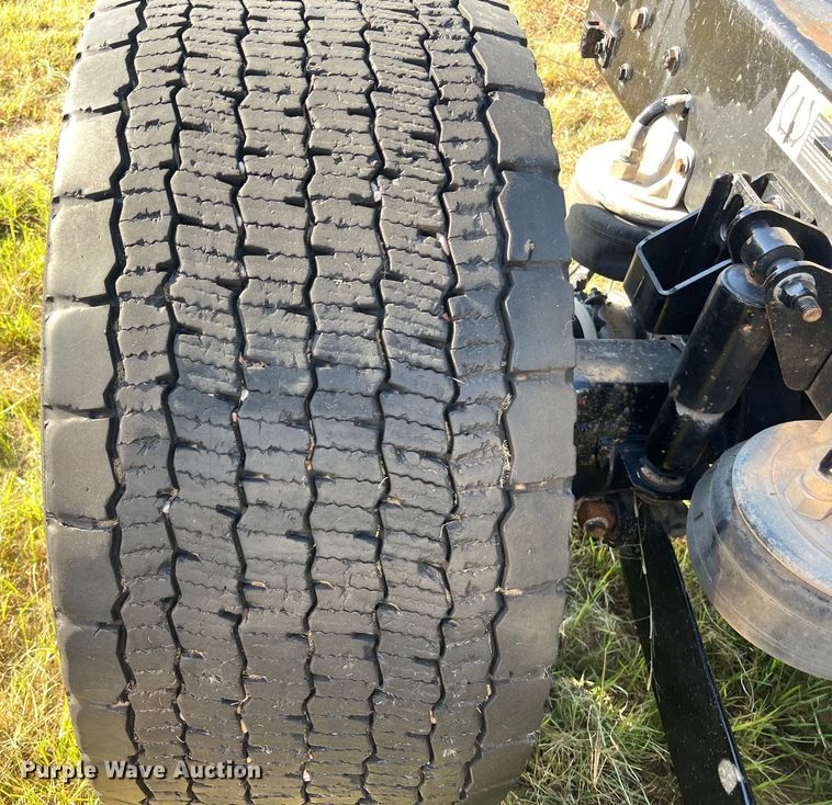 image for item EJ2893 2016 Kenworth  T880 semi truck