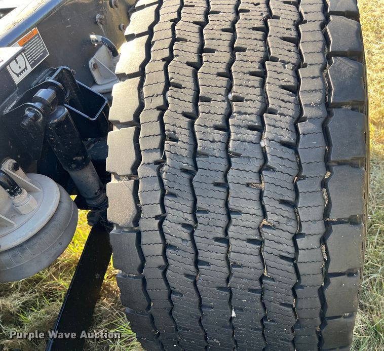 image for item EJ2893 2016 Kenworth  T880 semi truck