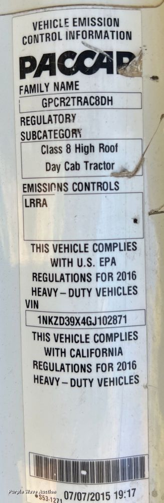 image for item EJ2893 2016 Kenworth  T880 semi truck