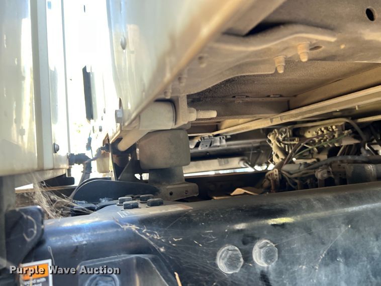 image for item EJ2894 2016 Kenworth  T880 semi truck