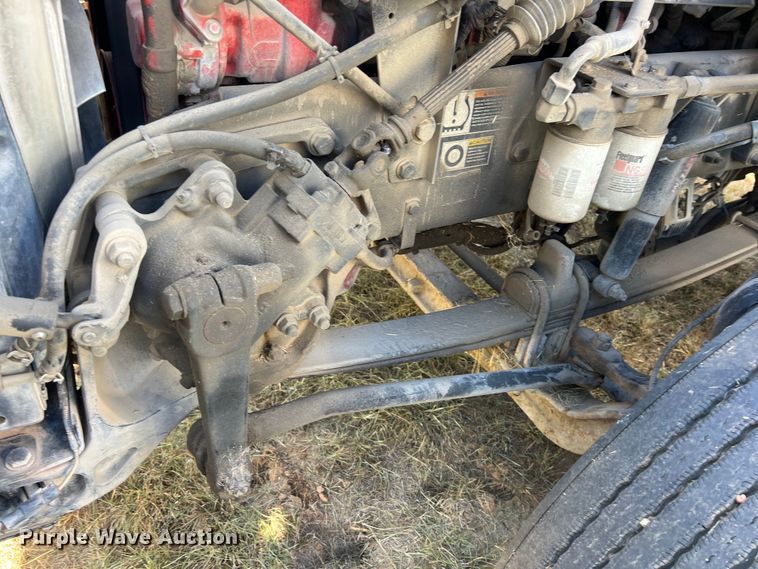 image for item EJ2894 2016 Kenworth  T880 semi truck