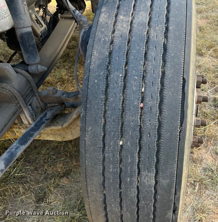 image for item EJ2894 2016 Kenworth  T880 semi truck