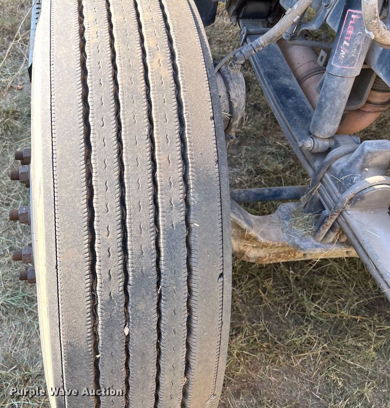 image for item EJ2894 2016 Kenworth  T880 semi truck