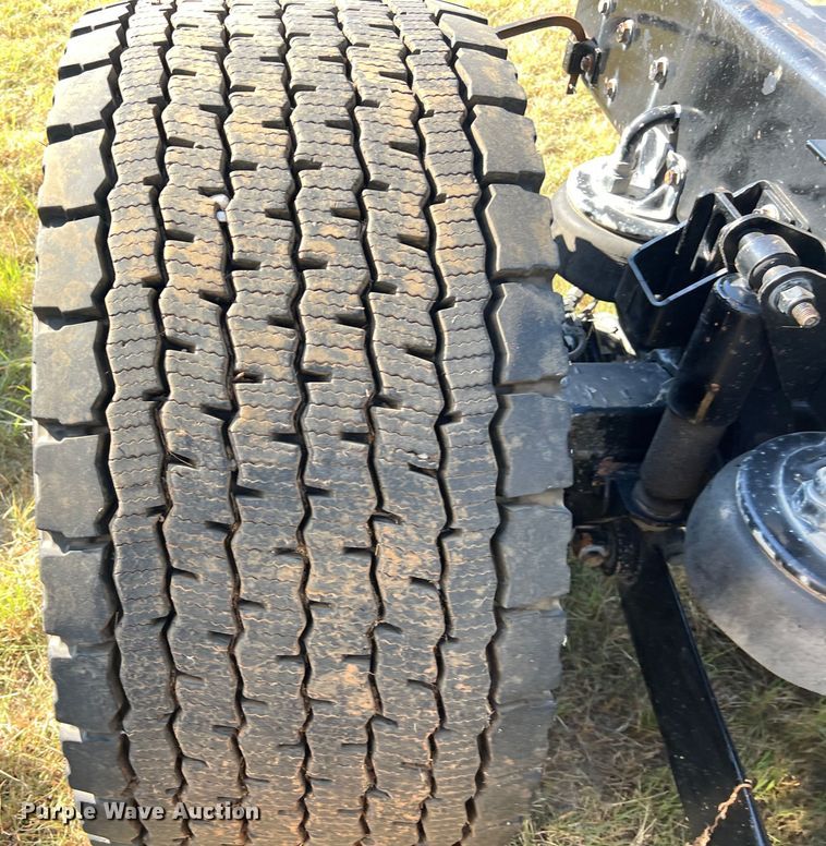 image for item EJ2894 2016 Kenworth  T880 semi truck