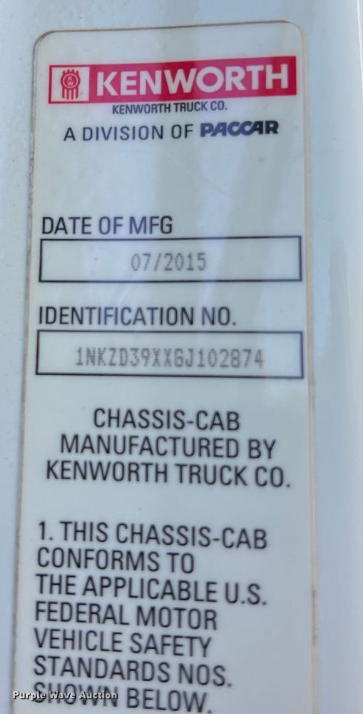 image for item EJ2894 2016 Kenworth  T880 semi truck