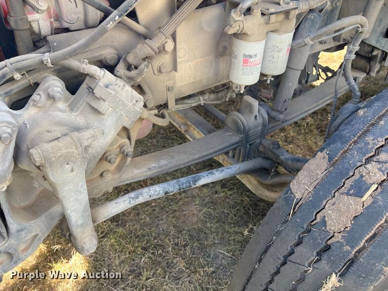 image for item EJ2895 2016 Kenworth  T880 semi truck