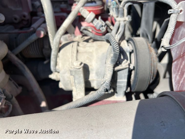 image for item EJ2895 2016 Kenworth  T880 semi truck