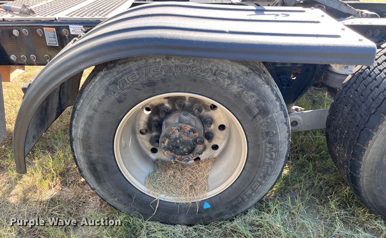 image for item EJ2895 2016 Kenworth  T880 semi truck