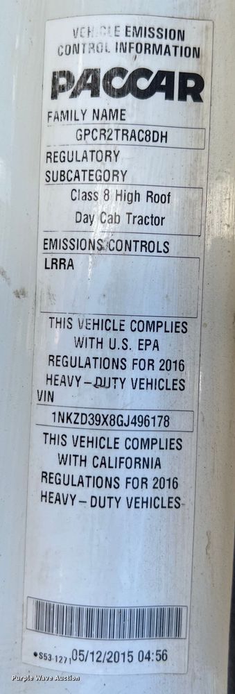 image for item EJ2895 2016 Kenworth  T880 semi truck