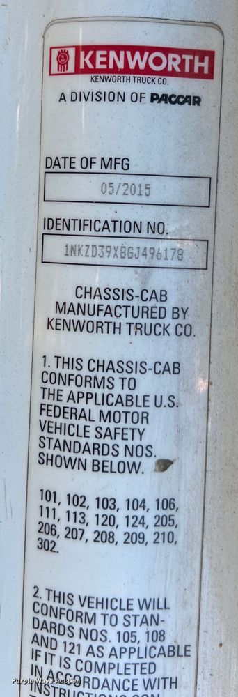 image for item EJ2895 2016 Kenworth  T880 semi truck