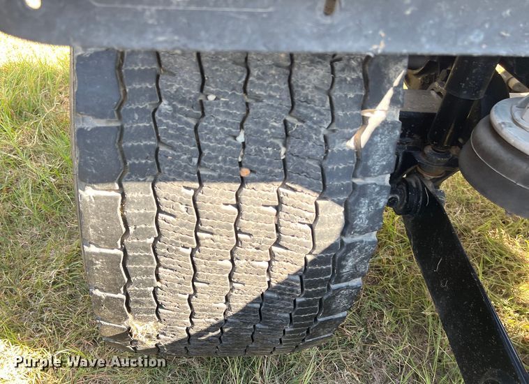 image for item EJ2896 2016 Kenworth  T880 semi truck