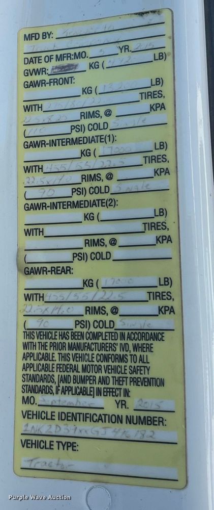 image for item EJ2896 2016 Kenworth  T880 semi truck