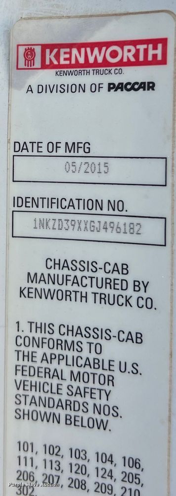 image for item EJ2896 2016 Kenworth  T880 semi truck